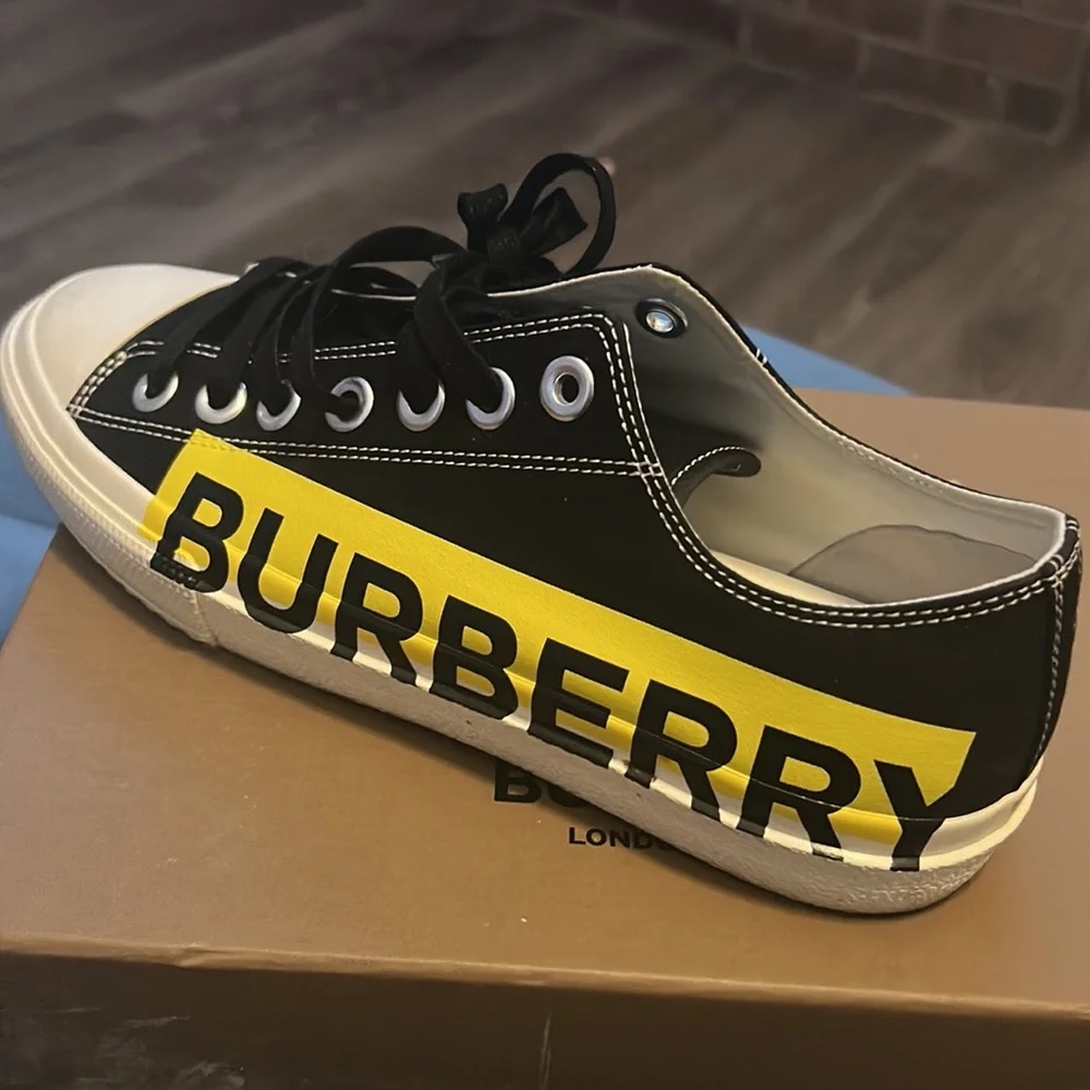 Designer Shoes - Picture 4 of 5